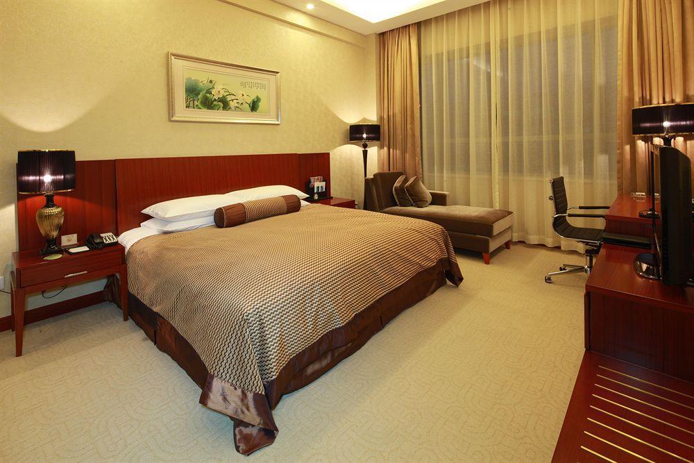 Shanghai Southern Airlines Pearl Hotel Екстериор снимка