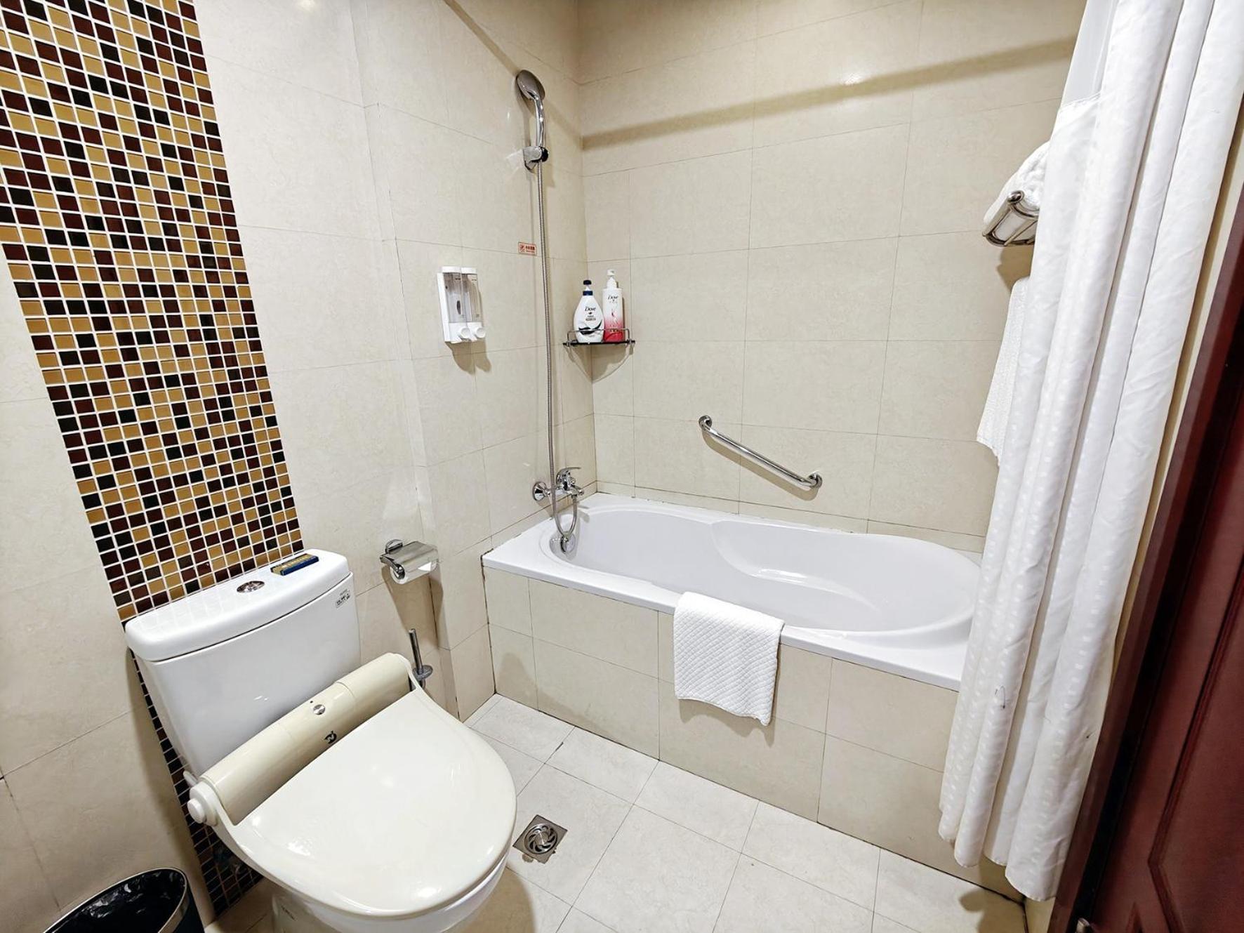Shanghai Southern Airlines Pearl Hotel Екстериор снимка