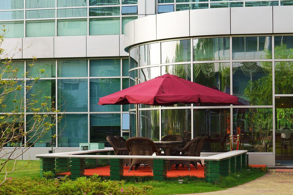 Shanghai Southern Airlines Pearl Hotel Екстериор снимка
