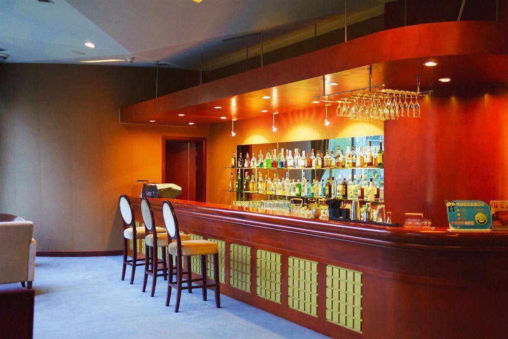 Shanghai Southern Airlines Pearl Hotel Екстериор снимка