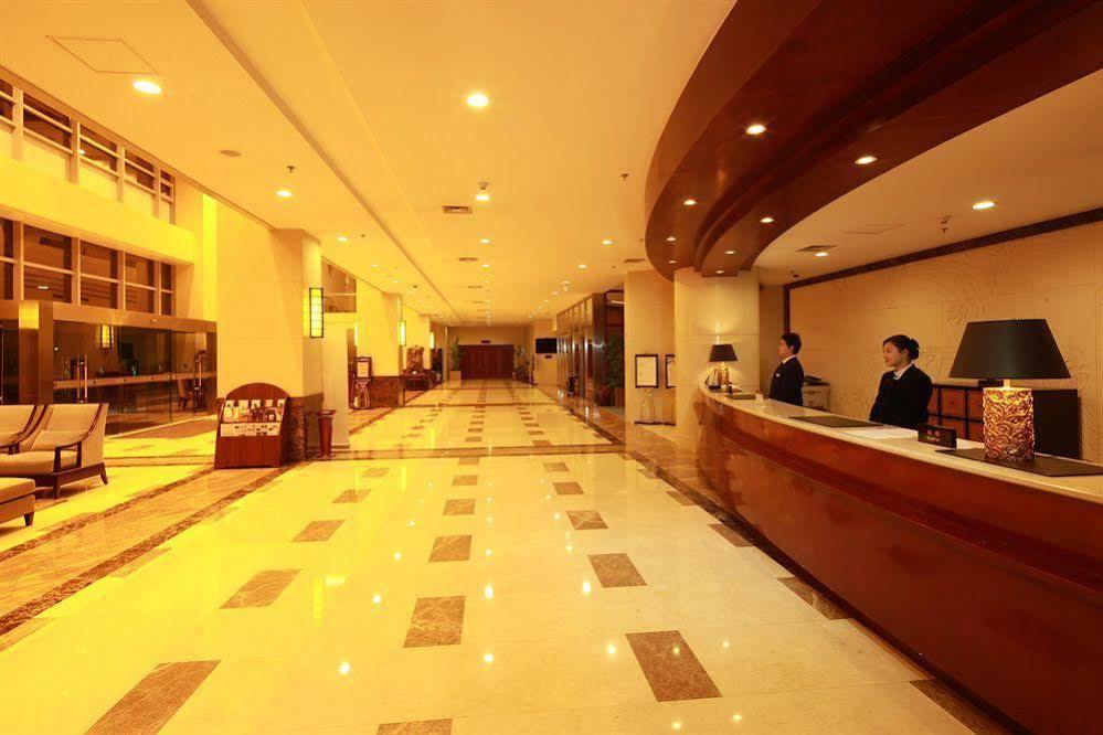 Shanghai Southern Airlines Pearl Hotel Екстериор снимка